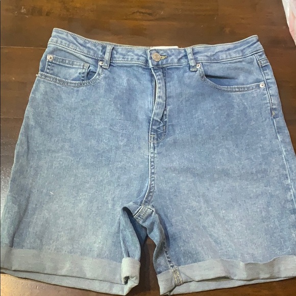 Jean shorts - Picture 1 of 1